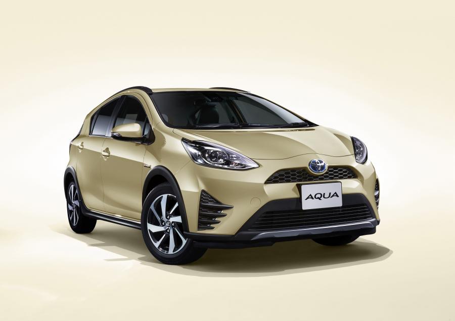  Toyota Aqua Crossover 2017 года  (фото 4 из 8)